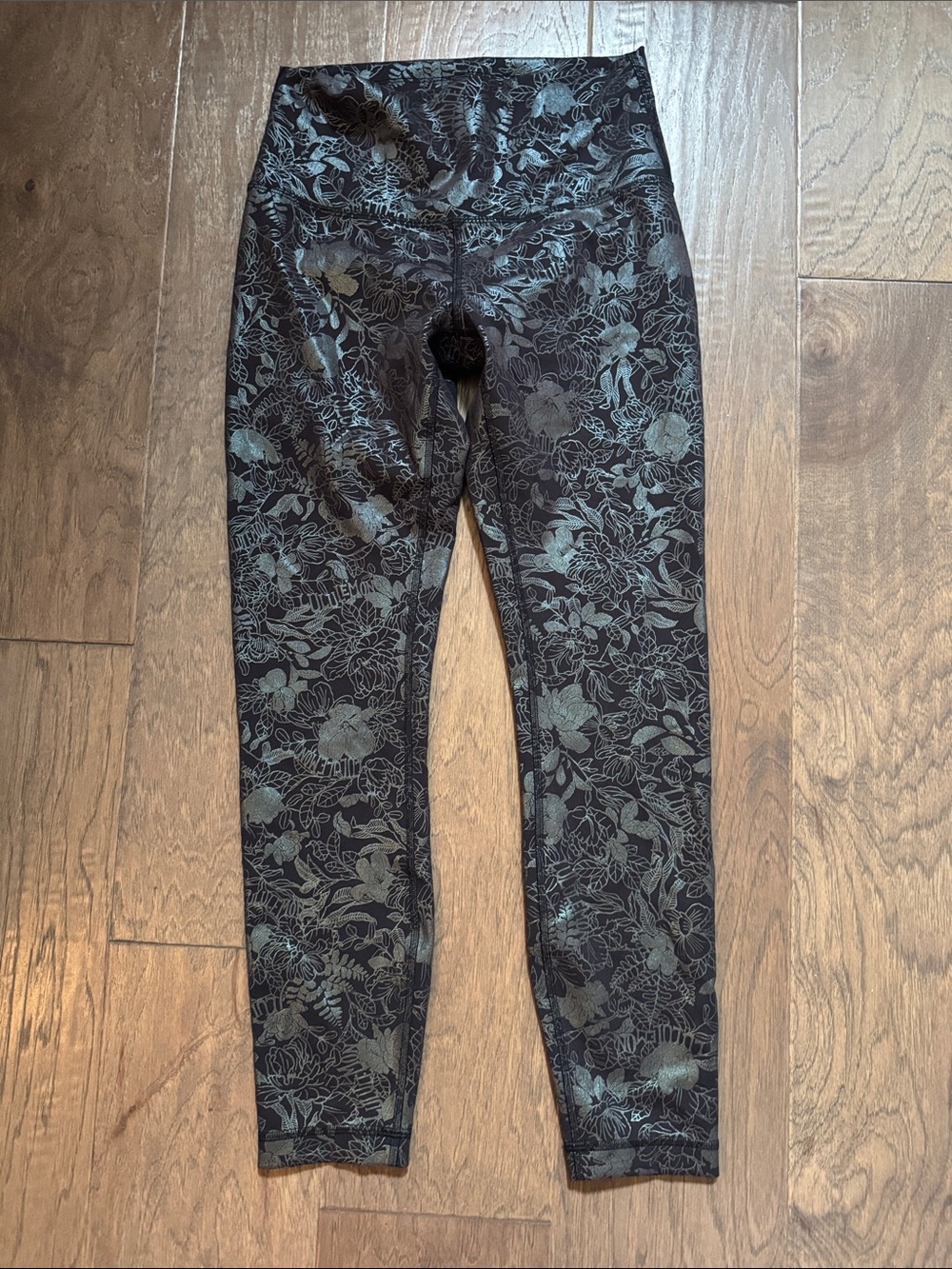 Lululemon leggings size 4